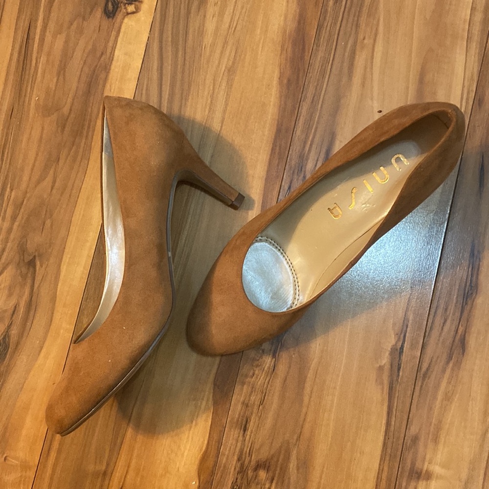 Unisa Suede Camel Short Heal